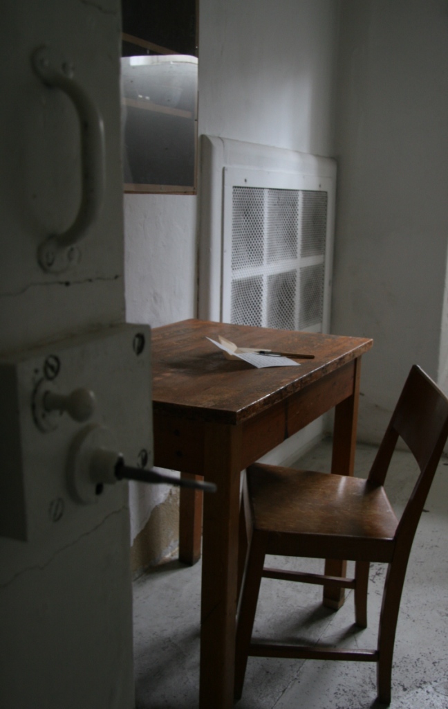 Hvidstengruppen arresteret bord